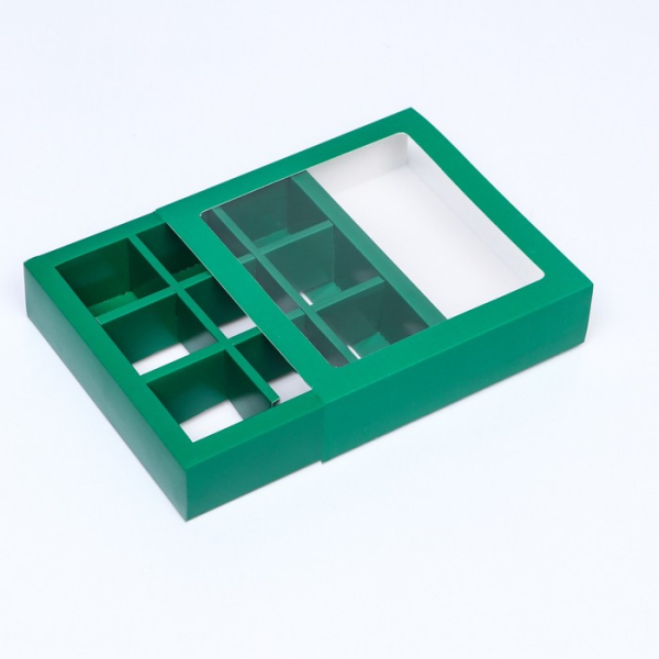 Коробка для 9 конфет с окном раздвижная Зеленая 13.5×13.5×3.5 см