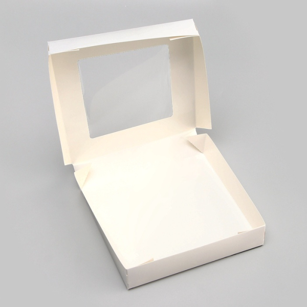 Коробка с окном для печень/конфет Белый 16х16х3 см