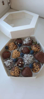 Коробка - менажница Белая с окном для сладостей и закусок 23×4 см — изображение 2