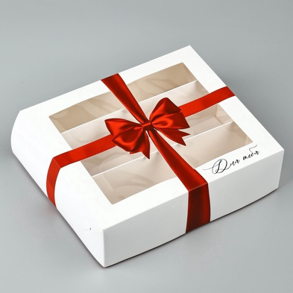 Коробка для 9 макарун с ложементом с окном «Для тебя»