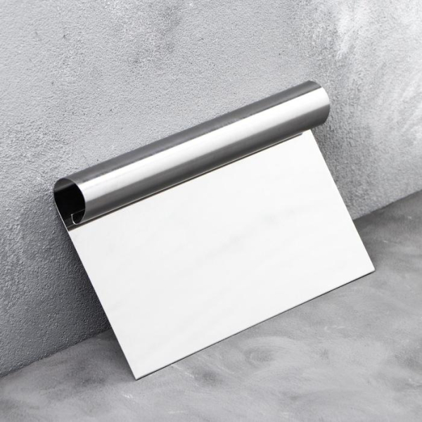 Шпатель металлический для выравнивания 20 см