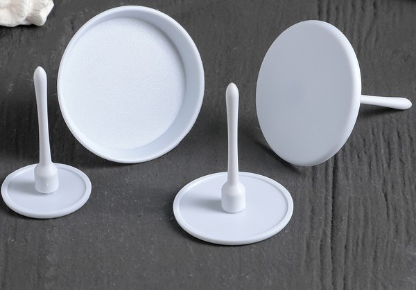 Набор пластиковых гвоздей для цветов 4шт