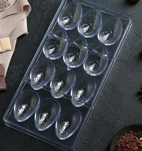 Форма пластиковая для шоколада Шоколадное яйцо 12 шт