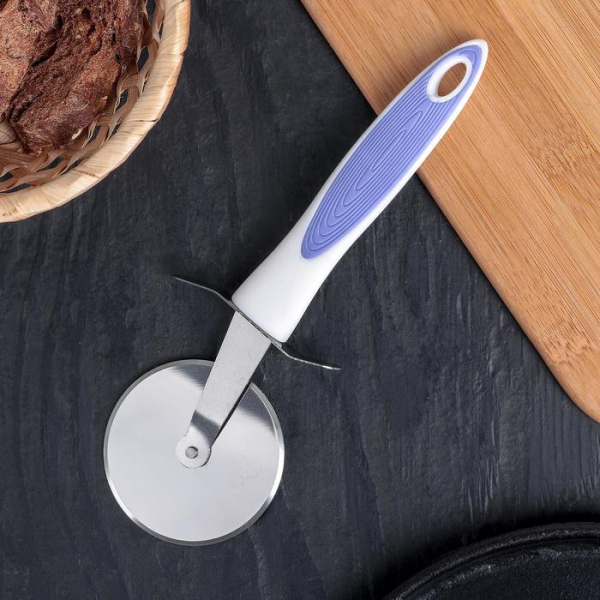 Нож для пиццы и теста 21 см