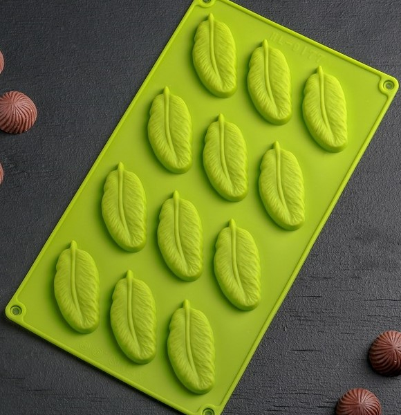 Форма силиконовая Перья 12 шт