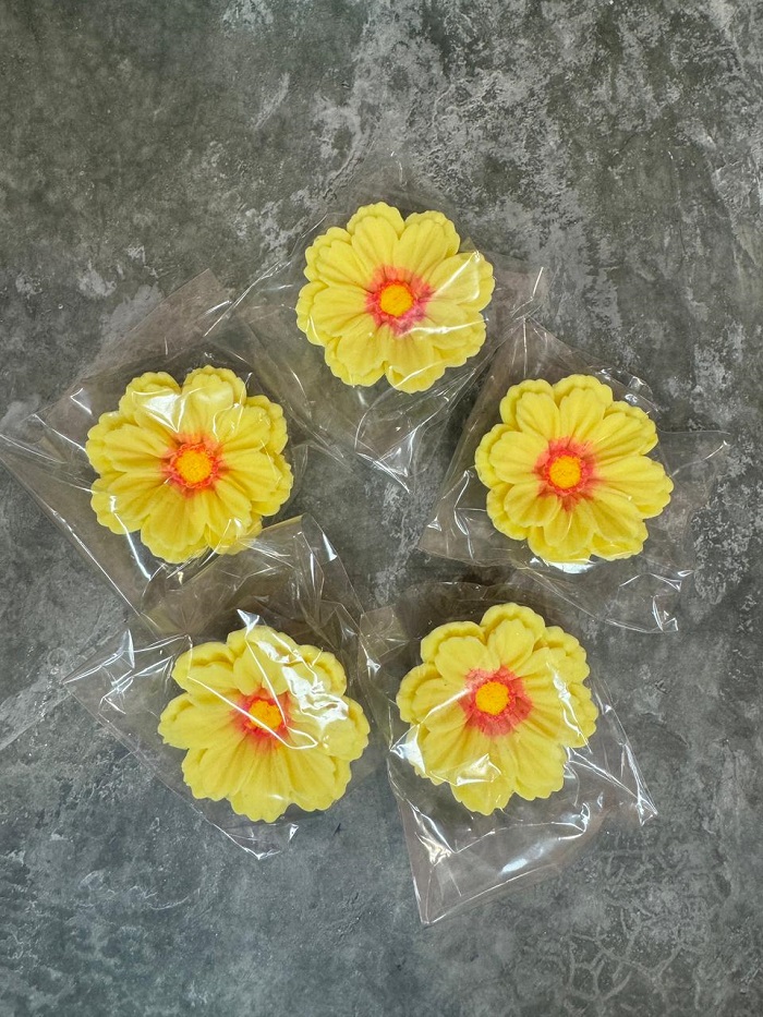 IMG-20250203-WA0075 Фигура из глазури "Космея махровая" 3Д Жёлтая — изображение 1