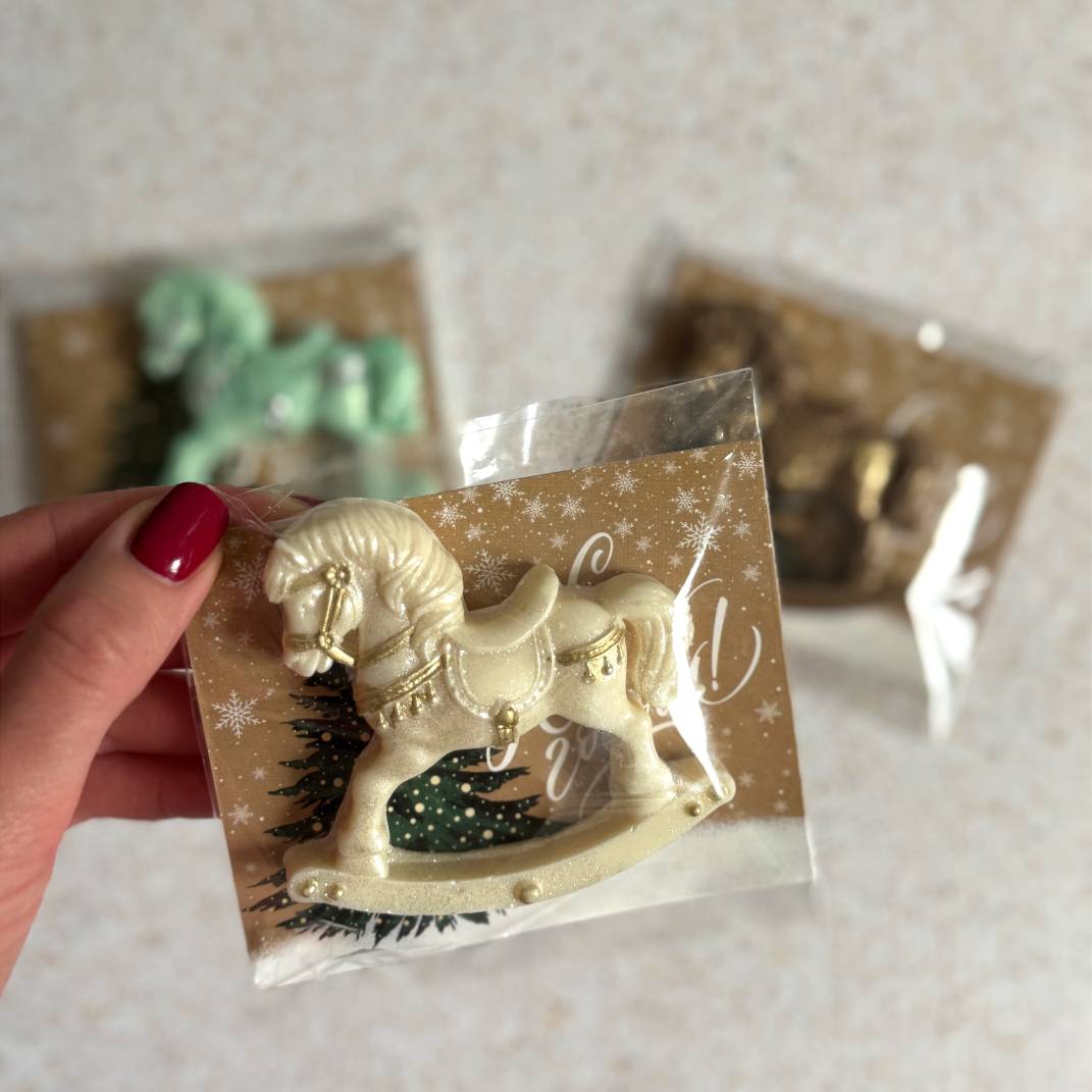 IMG_20251003_151958 Фигура из глазури "Лошадка качалка" 2Д цвет ассортимен — изображение 1