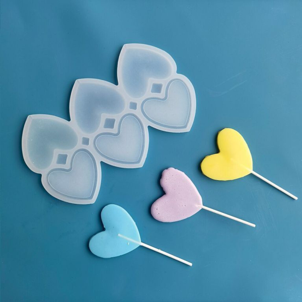 Форма силиконовая для леденцов "Погремушка" Сердце 3 шт