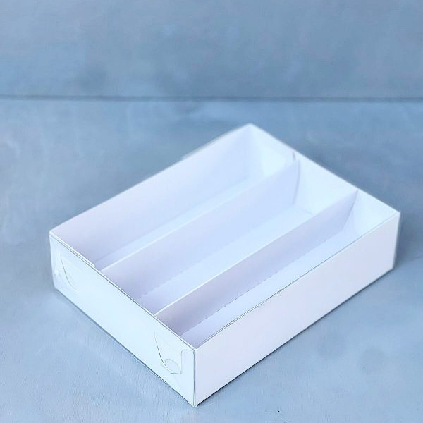 Коробка на 18 макаронс с пластиковой крышкой Белая