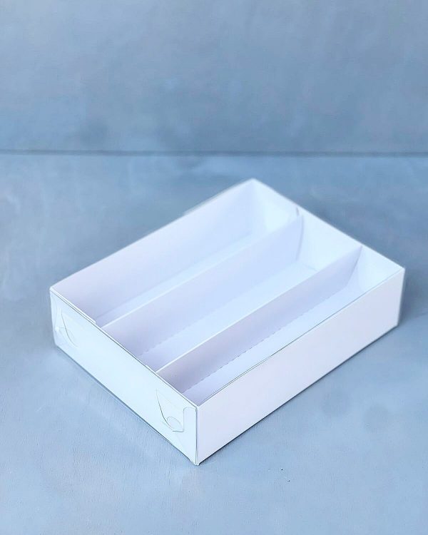 image-22-06-23-03-13-600x750 Коробка на 18 макаронс с пластиковой крышкой Белая — изображение 1