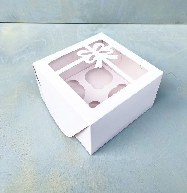 image-28-01-23-18-38-4-600x619 Коробка на 4 капкейка с окном Белая «Праздничная» — изображение 1