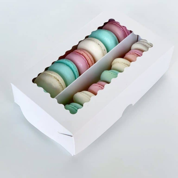 Коробка для макаронс на 12 шт с окном Волна Белая