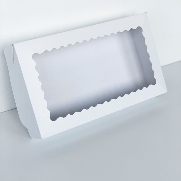 Коробка для сладостей фигурным окном Белая 24х14х5 см