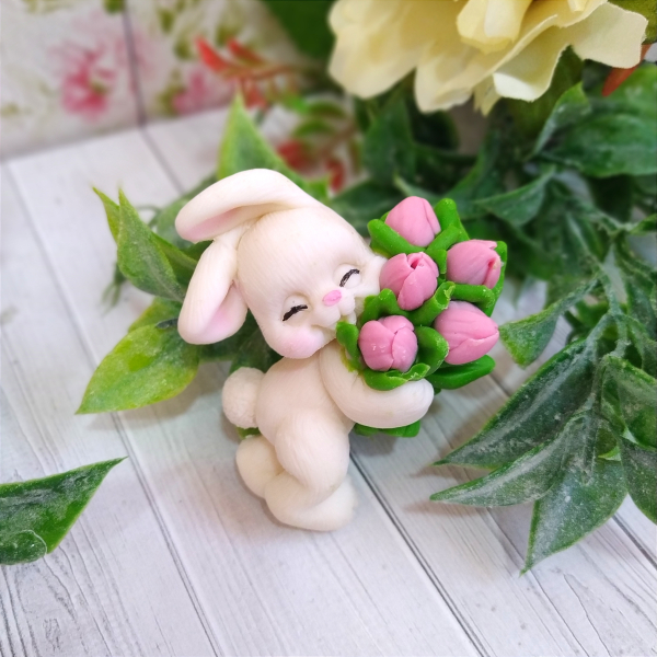 Фигура из глазури "Зайка с Тюльпанами" 2Д Белый