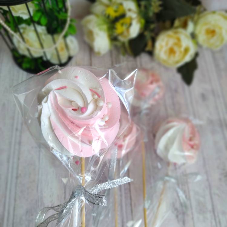 завиток-розбел Безе "Завиток" Белый/розовый с посыпкой — изображение 1