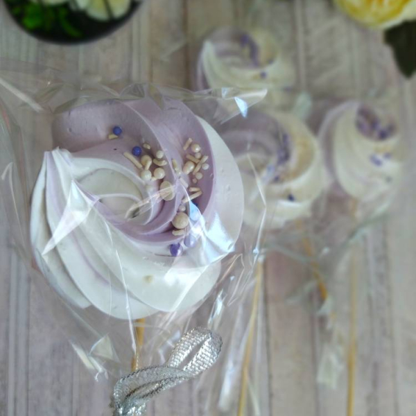 Безе "Завиток" Белый/фиолетовый с посыпкой