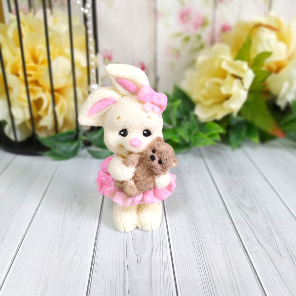 Фигура из глазури "Зайка в юбке" 3Д Белый