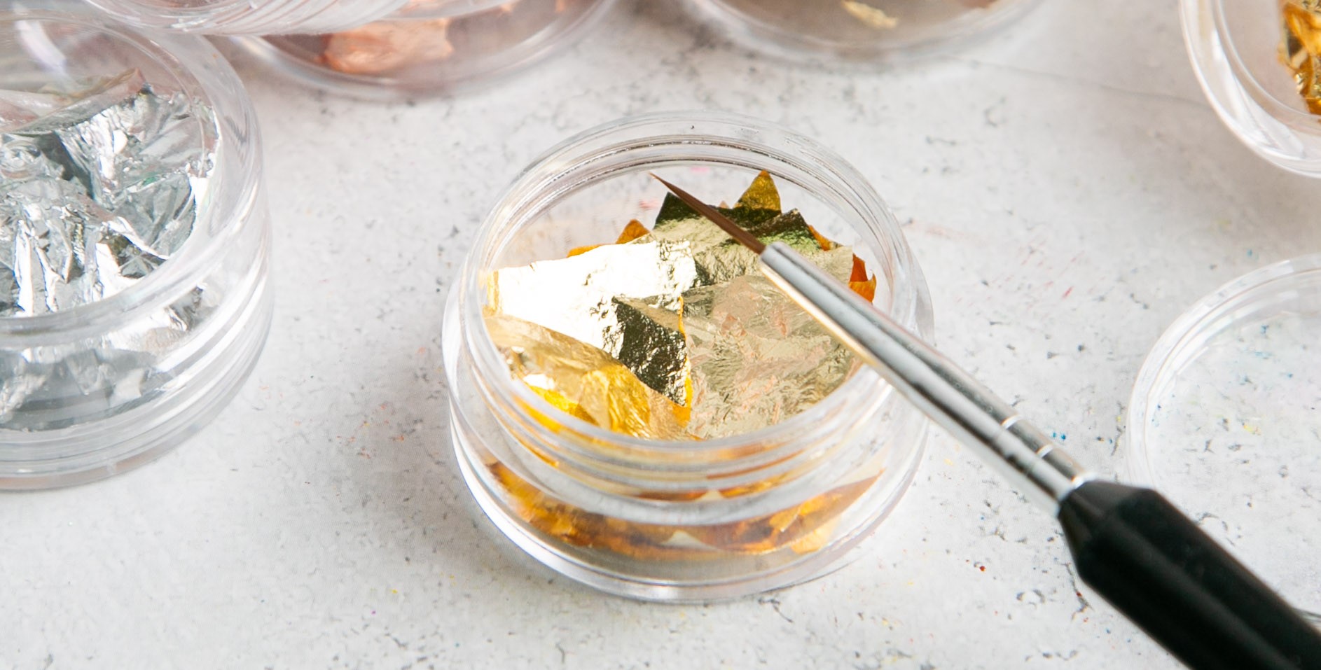 р Золото декоративное Хлопья (баночка) — изображение 1