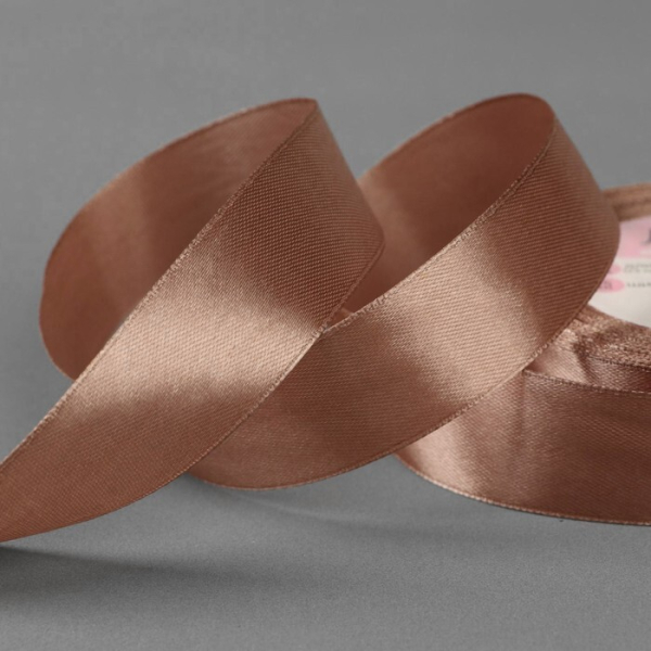 Лента атласная цвет Светло бурый 25 мм