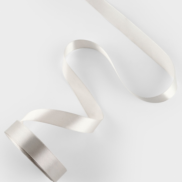 Лента атласная светло-серая 20 мм 23±1 м №179