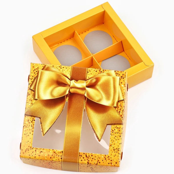 Коробка на 4 конфеты со скретч-слоем «Бант» 10.5×10.5×3.5 см