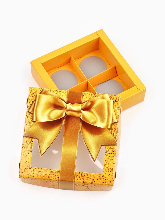 700-2026-01-15T222017.455 Коробка на 4 конфеты со скретч-слоем «Бант» 10.5×10.5×3.5 см — изображение 1