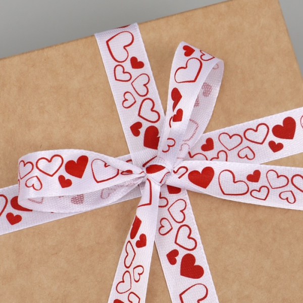 Лента атласная «Сердечки» Белая 15 мм, 23±1 м